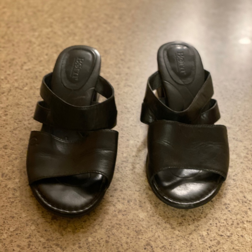 BORN sandals, size 10